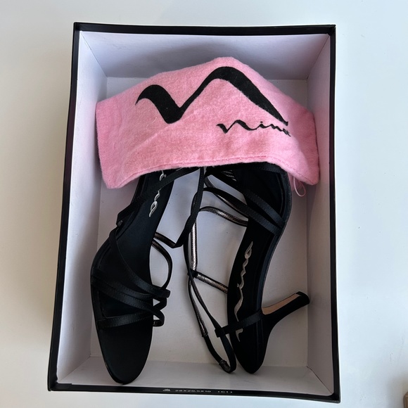 Nina Black Luster SA Genuine Leather Sole Size 9M USA - Picture 7 of 8